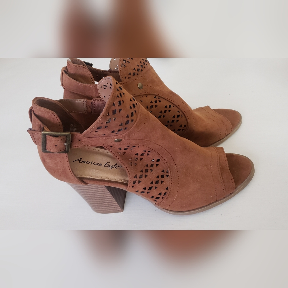 American Eagle Heels, Size 8, Brown, Never worn